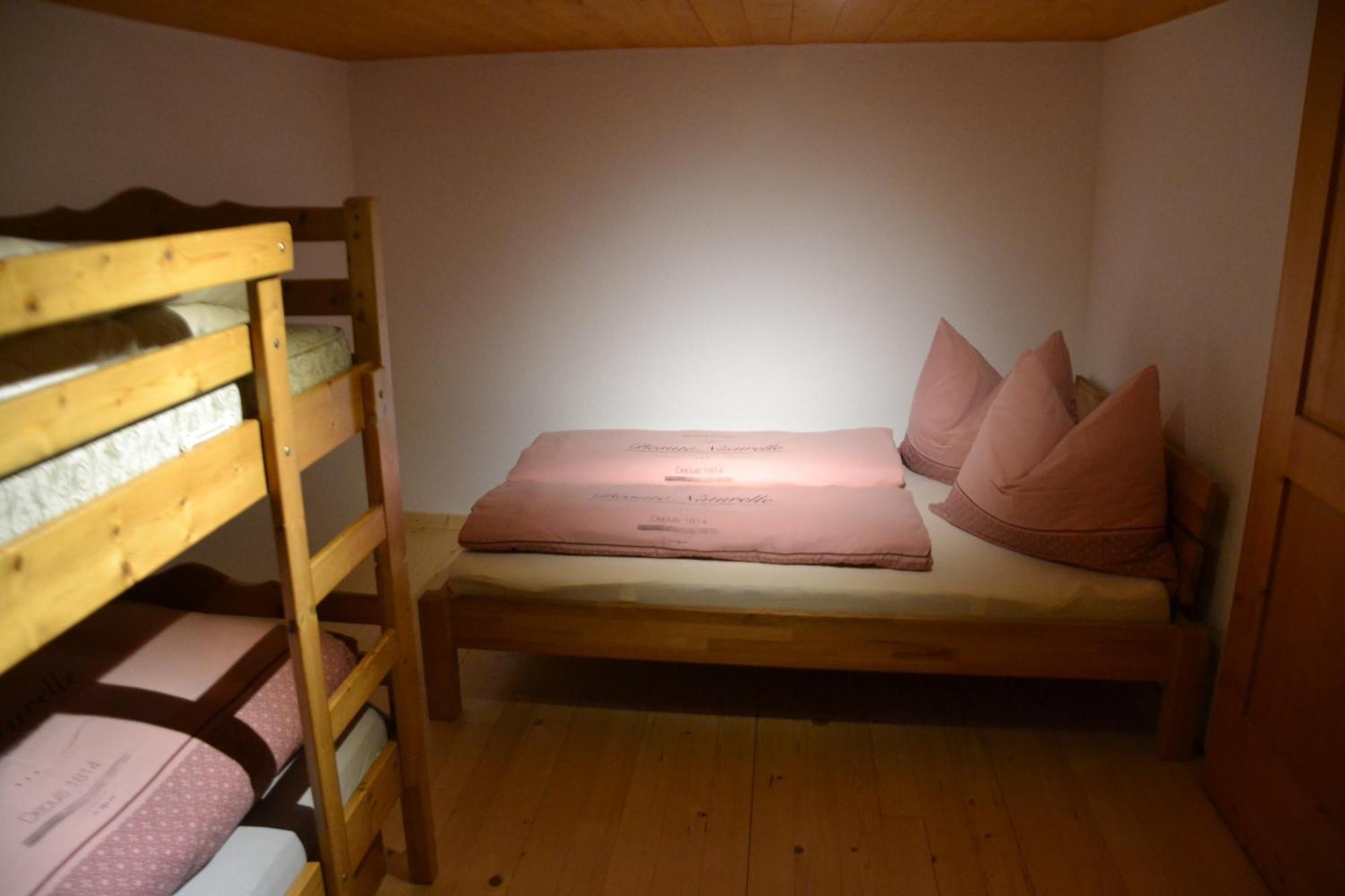 Sunnaschi Appartements - Wohnungen Oder Gesamt Als "Huette" Laterns Bagian luar foto